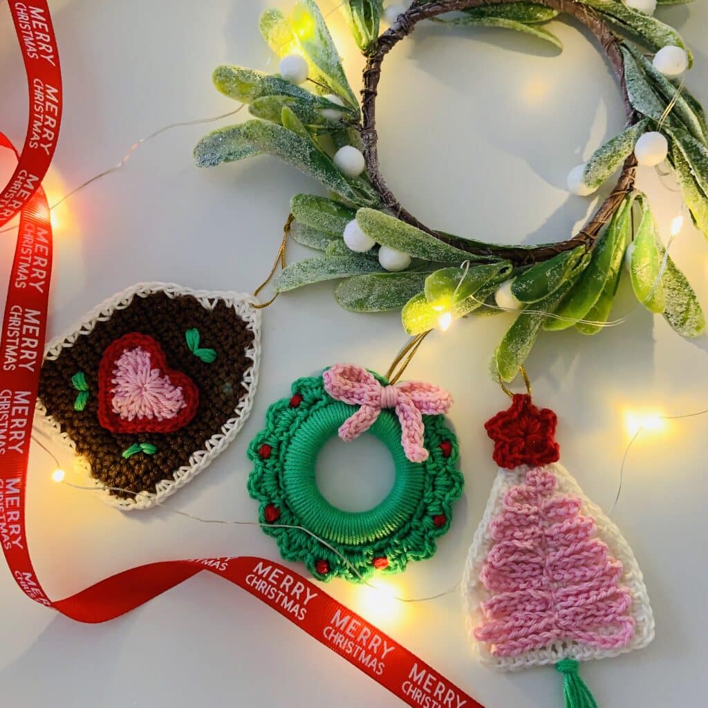 kersthanger trio gehaakte ornamentjes voor in de boom