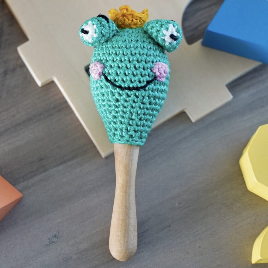 sambabal met gehaakte kikker