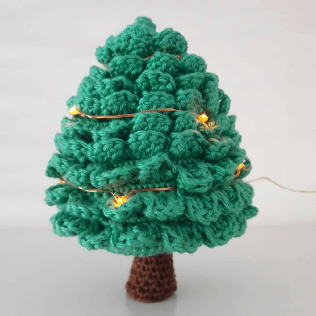 gehaakt kerstboompje voor op tafel 