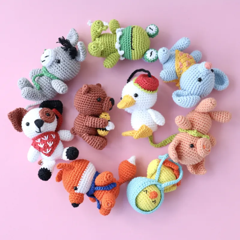 Schattige gehaakte dieren in cirkel